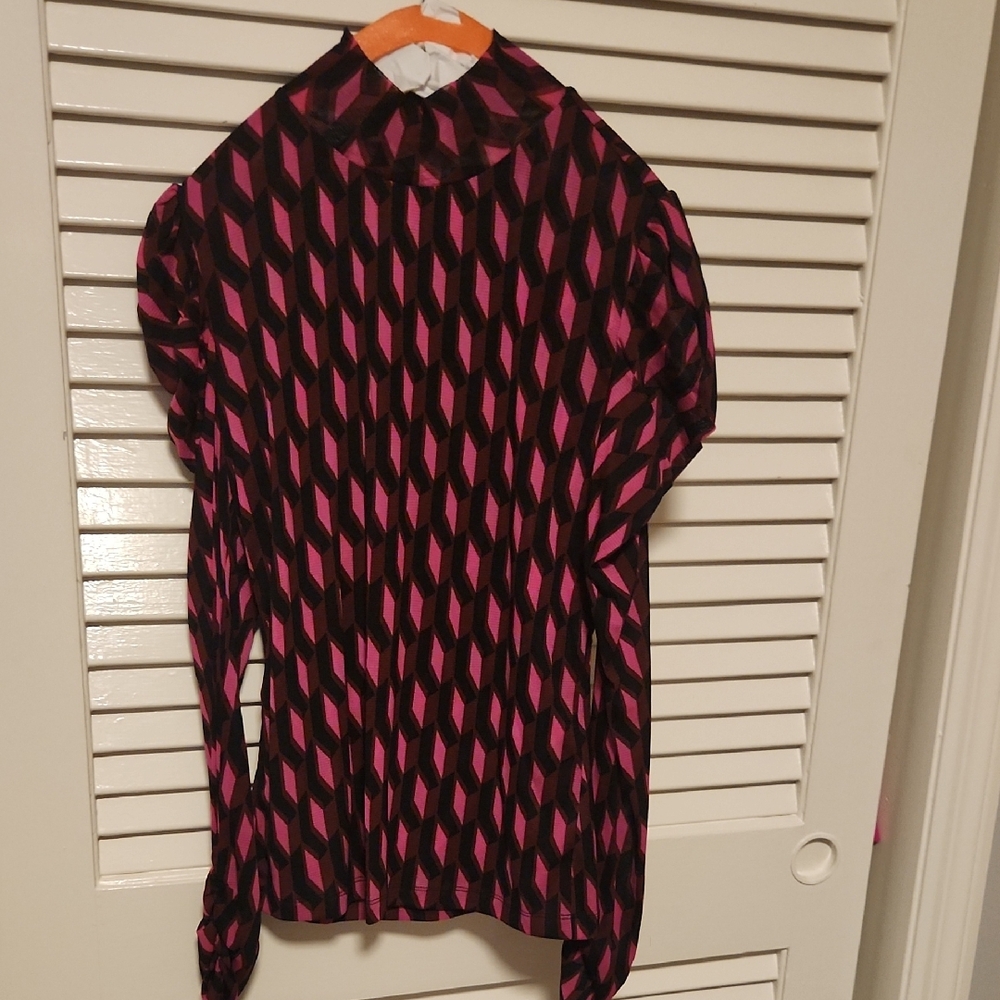 Diane Von Furstenberg Pink and Black Geometric Top NWOT
